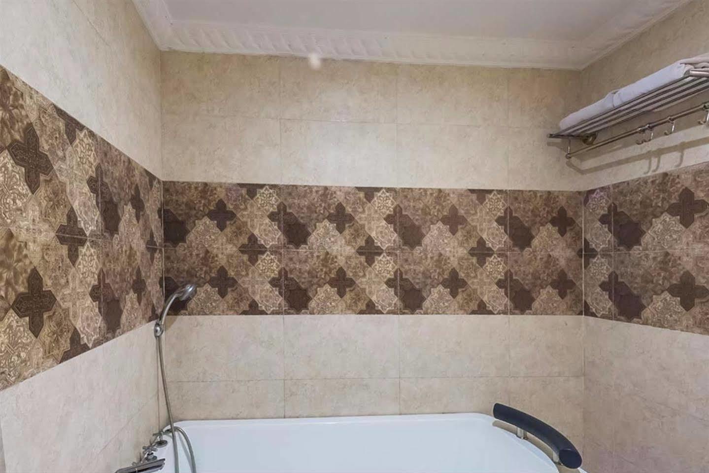 Treebo Komfort Suites, 3 Km From Mysore Palace Exterior foto