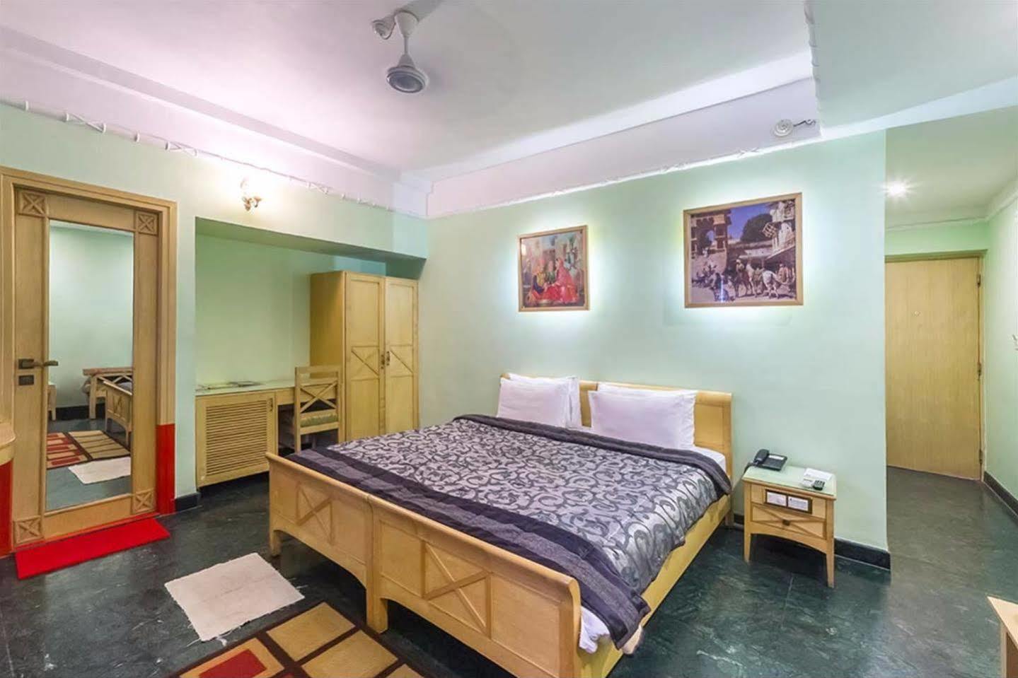 Treebo Komfort Suites, 3 Km From Mysore Palace Exterior foto